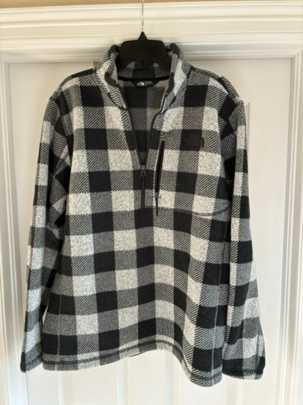 The North Face Black & White Check Quarter-Zip Sweater, size Large, Men's